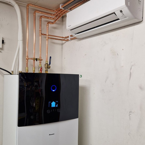 Daniel Hornberg-Installation av Daikin luft_vatten samt väggkonvektor för kunds räkning.jpg