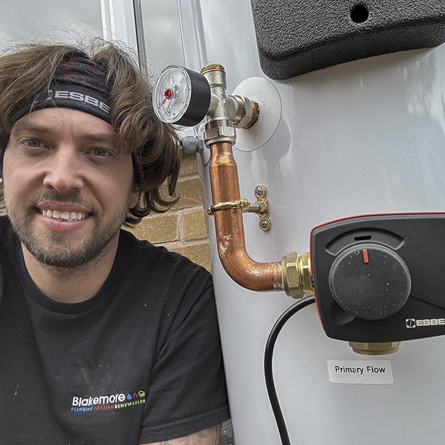 Damon_heatpump_ARA_650x650px.jpg